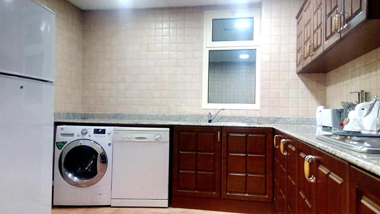 Ferienwohnung Zubara Plaza II Manama Exterior foto